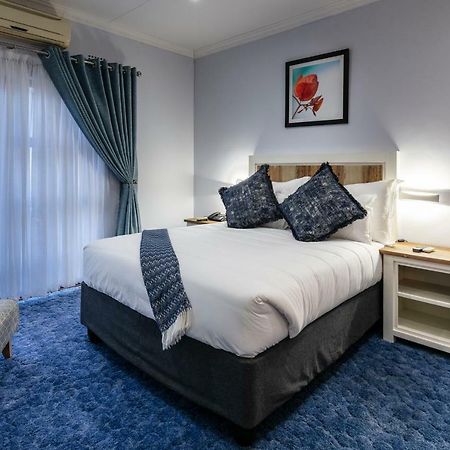 גאבורון Orchid Luxury Boutique Guesthouse מראה חיצוני תמונה