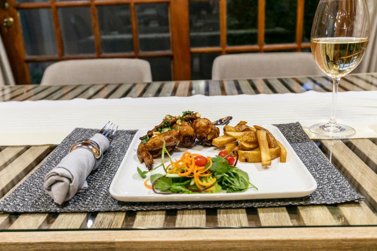 גאבורון Orchid Luxury Boutique Guesthouse מראה חיצוני תמונה