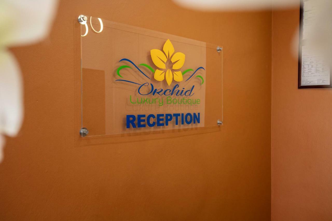גאבורון Orchid Luxury Boutique Guesthouse מראה חיצוני תמונה
