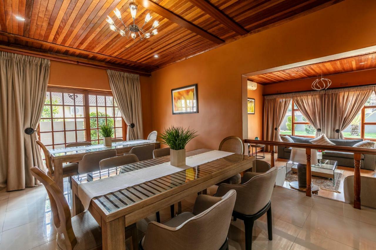 גאבורון Orchid Luxury Boutique Guesthouse מראה חיצוני תמונה