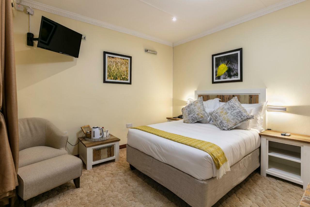 גאבורון Orchid Luxury Boutique Guesthouse מראה חיצוני תמונה