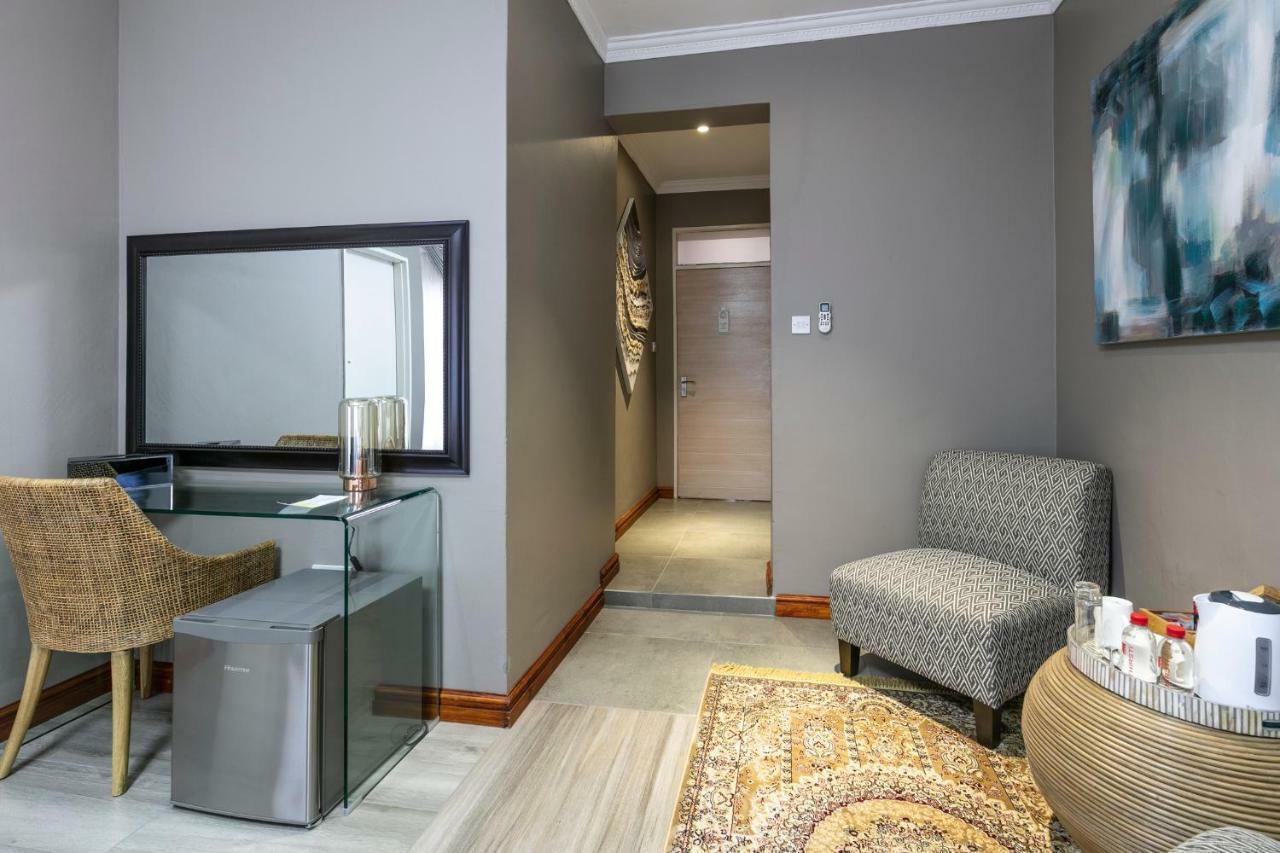 גאבורון Orchid Luxury Boutique Guesthouse מראה חיצוני תמונה
