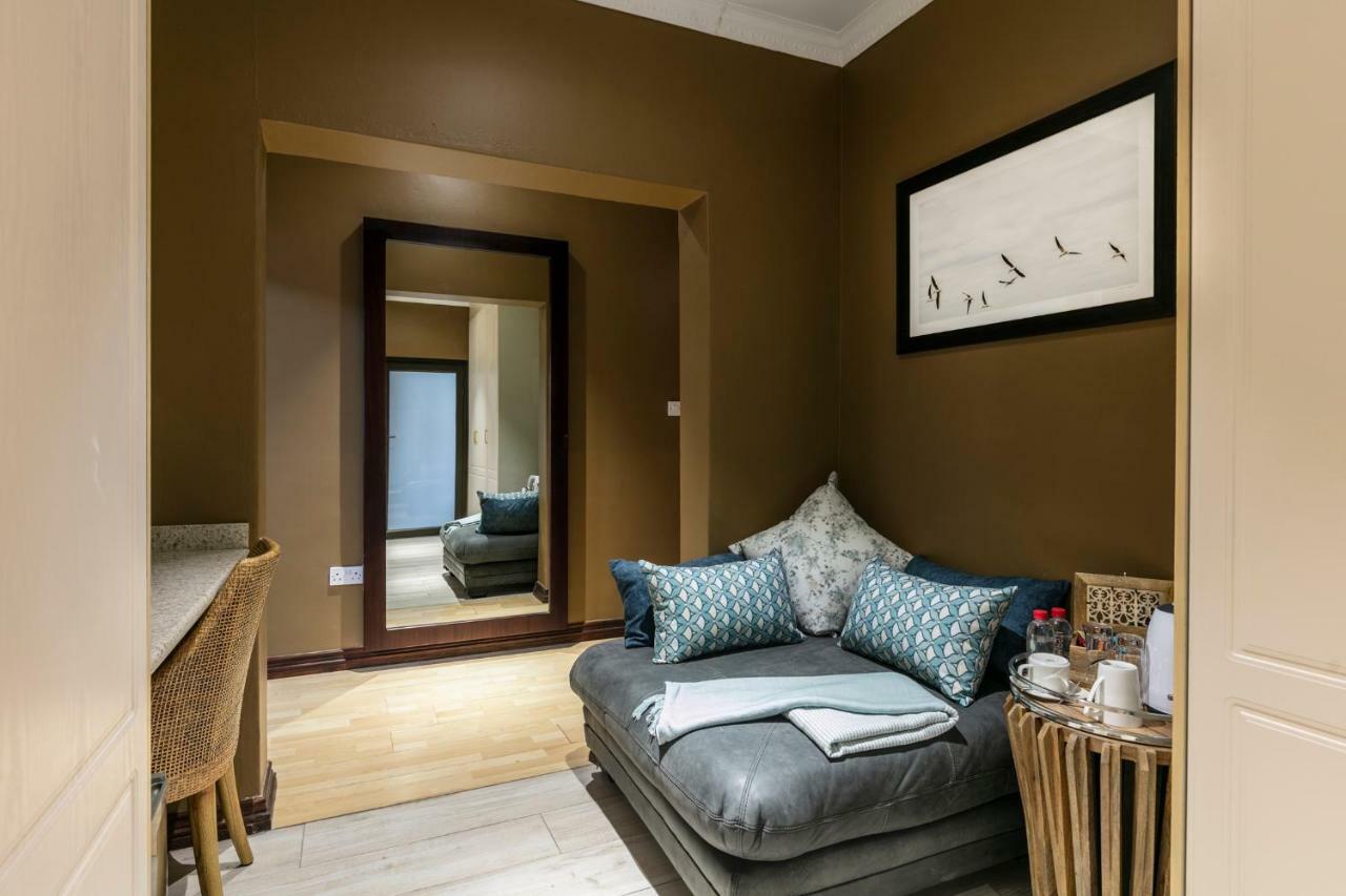 גאבורון Orchid Luxury Boutique Guesthouse מראה חיצוני תמונה